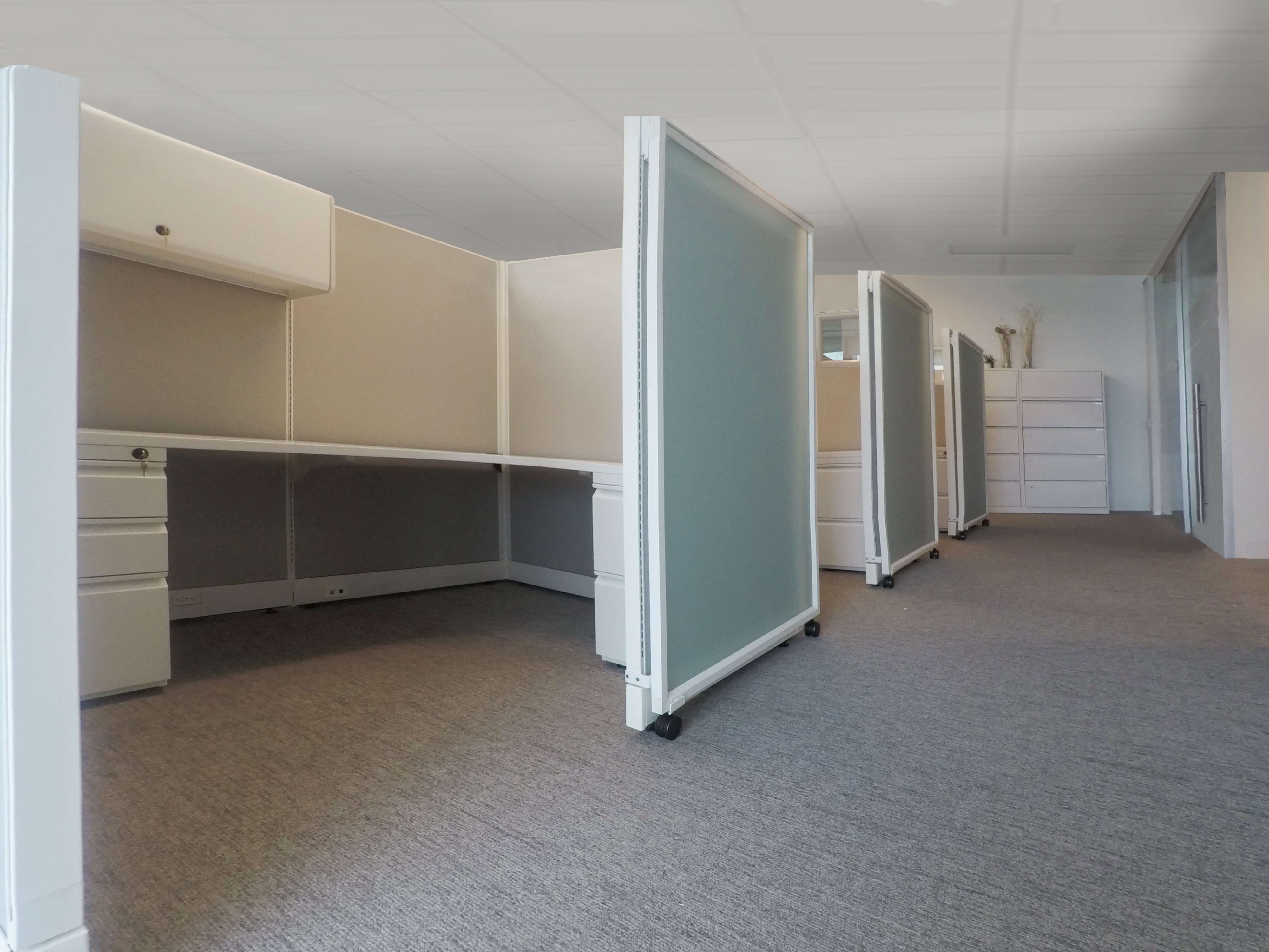 Cubicle sliding doors 529 4